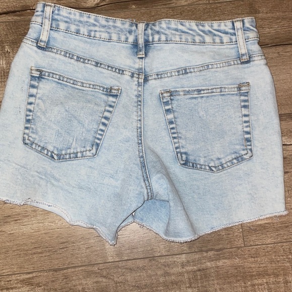 AND NOW THIS- HUGH WAISTED SHORTS - Picture 2 of 2